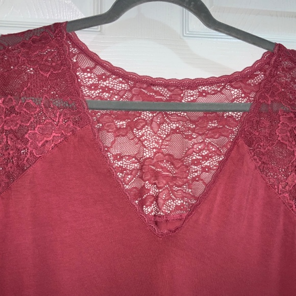TORRID Super Soft V-Neck Lace Sleeve Top Sz 5 - Picture 7 of 7